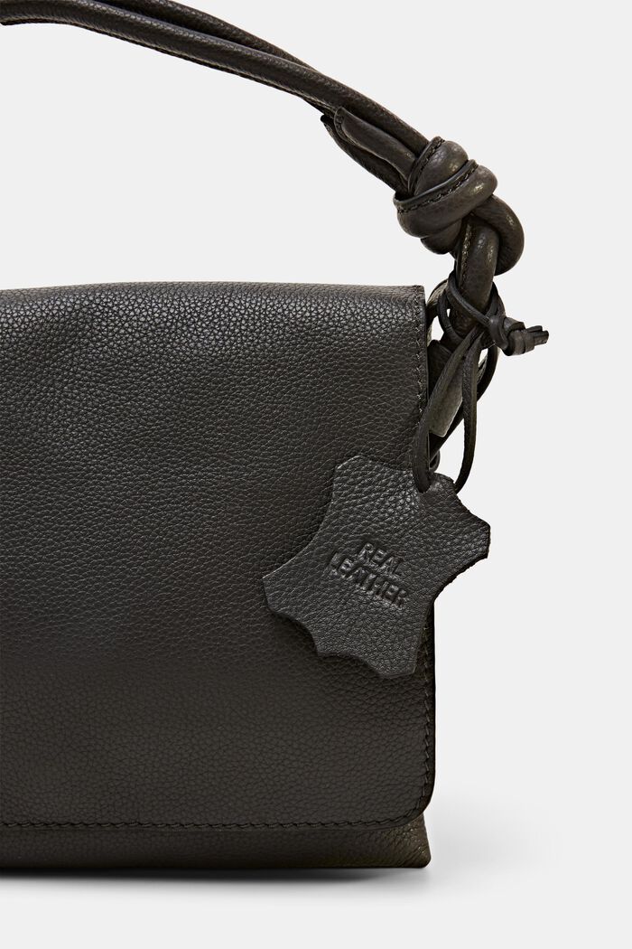 Mała skórzana torebka z klapką, DARK GREY, detail image number 1