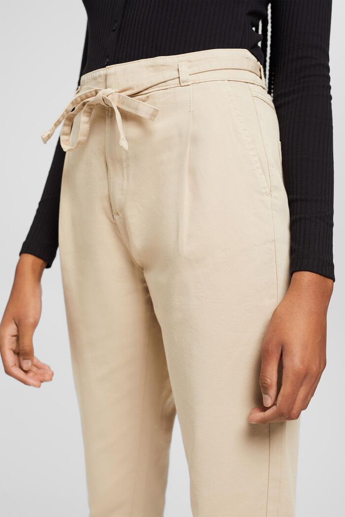 Spodnie z zakładkami i paskiem, bawełna pima, BEIGE, detail image number 2