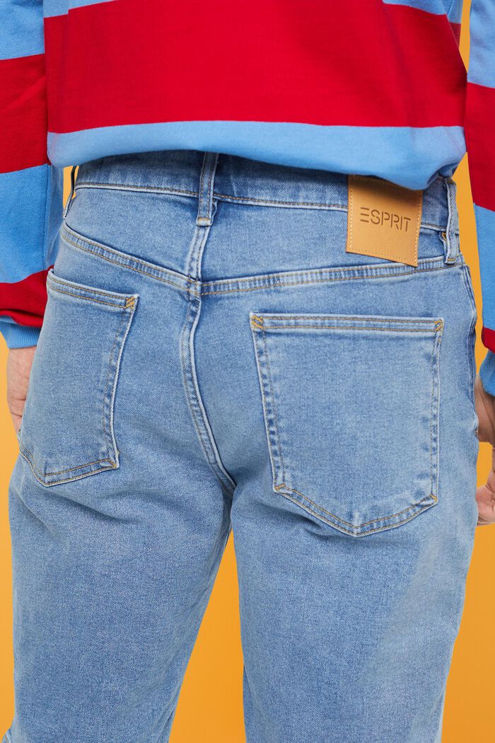 Luźne, dżinsowe szorty o fasonie slim fit, BLUE MEDIUM WASHED, detail image number 4