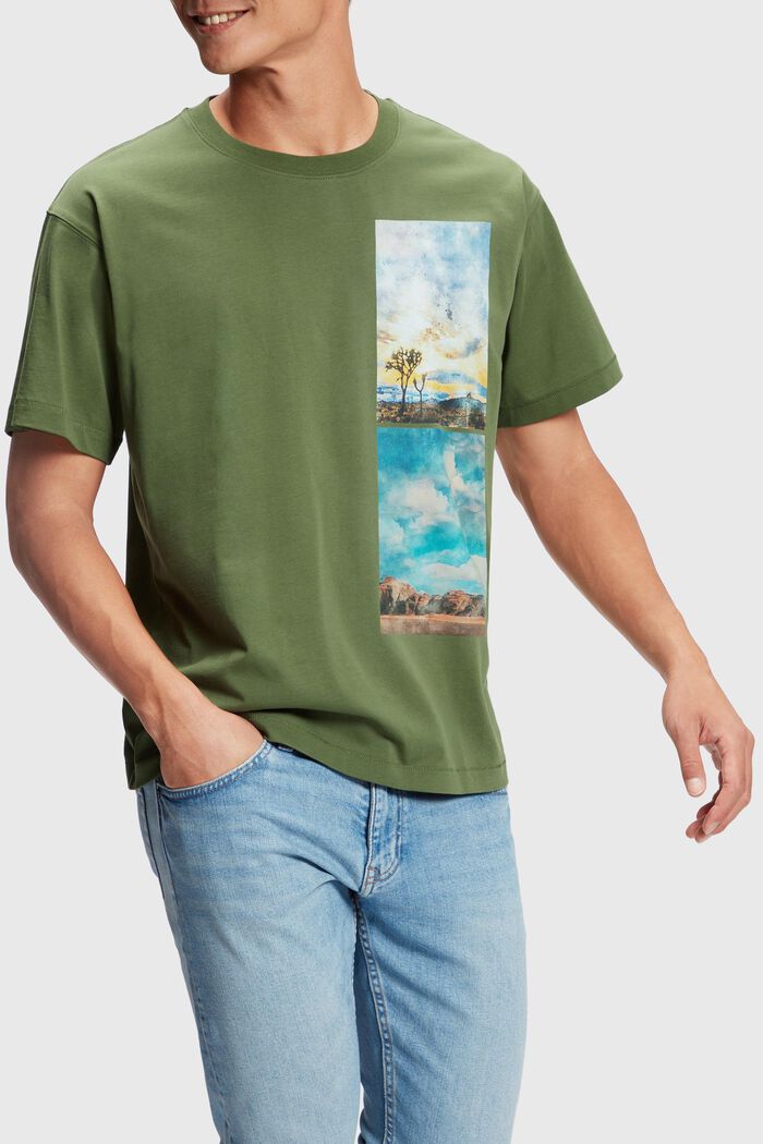 T-shirt z rozmieszczonymi pionowo nadrukami z krajobrazem