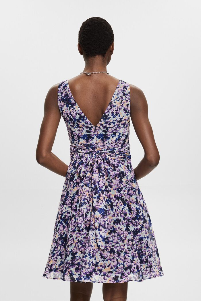 Z recyklingu: szyfonowa sukienka z marszczoną talią, NAVY BLUE, detail image number 3