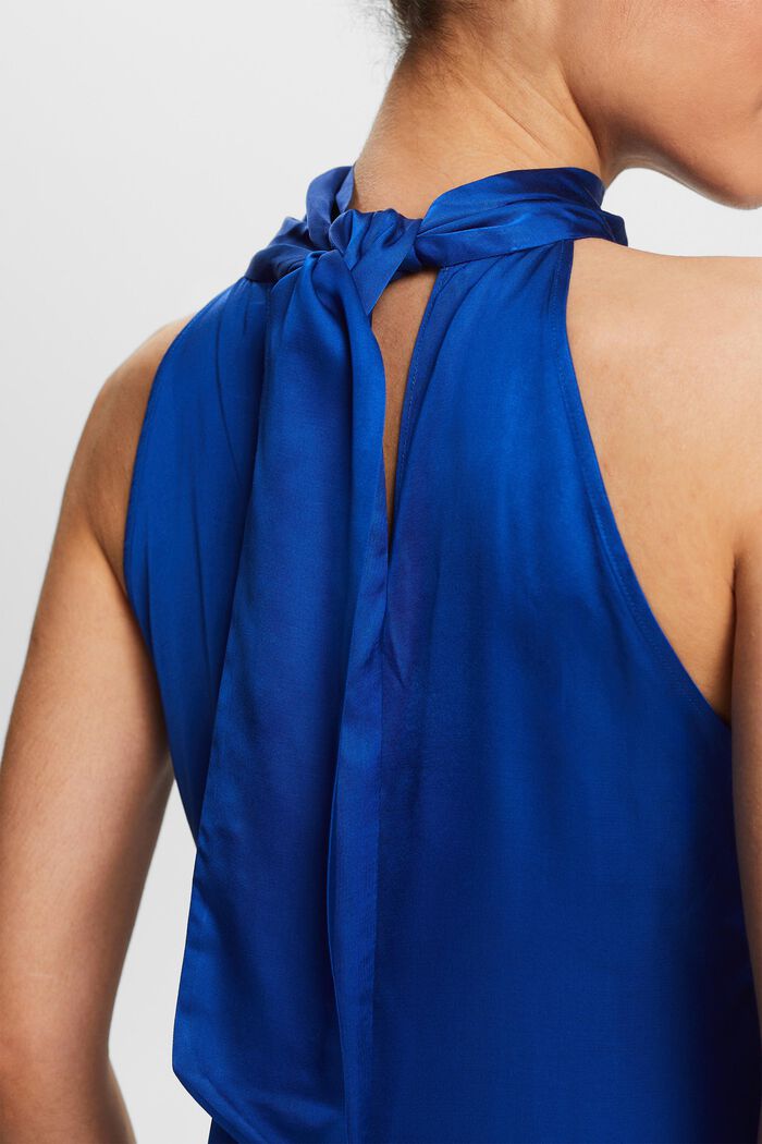 Satynowa sukienka maxi z wiązaniem na szyi, BRIGHT BLUE, detail image number 4