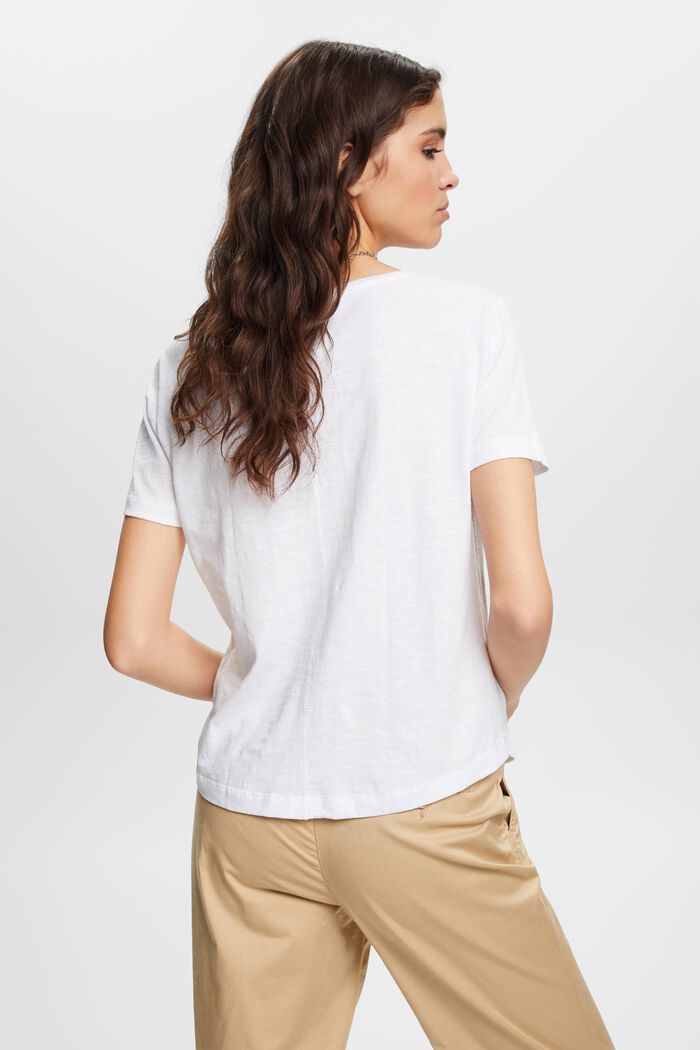 Bawełniany T-shirt z dekoltem w serek i ozdobnym przeszyciem, WHITE, detail image number 3
