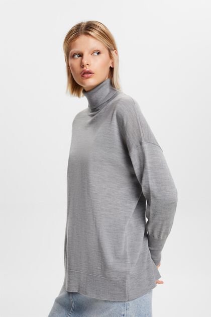 Oversizowy wełniany sweter z półgolfem