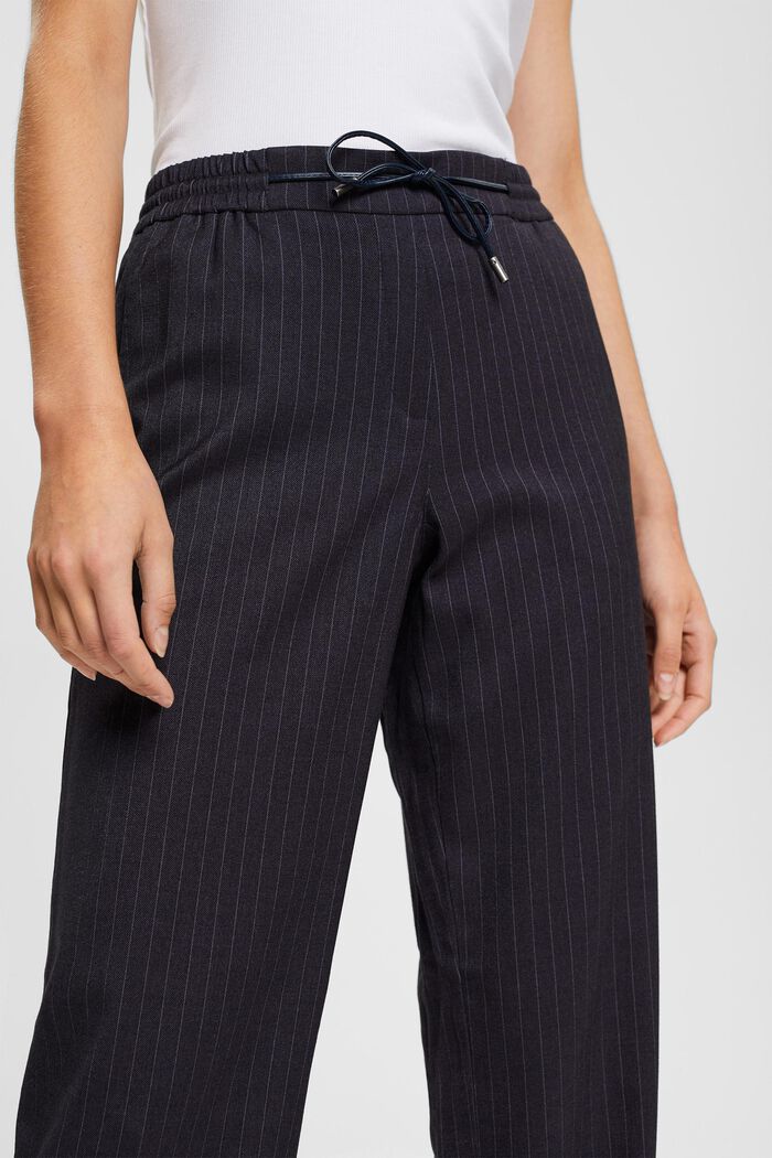 Spodnie w stylu joggersów w cienkie prążki ze średniowysokim stanem, NAVY, detail image number 3