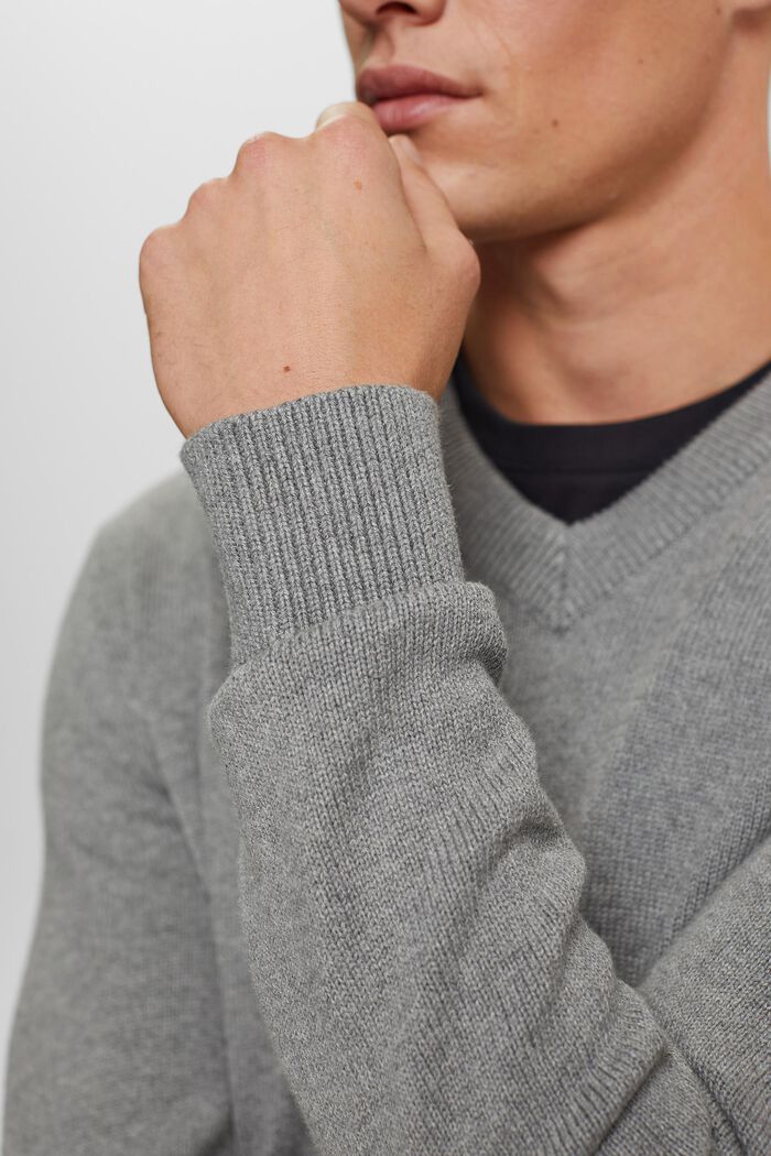 Dzianinowy sweter z dekoltem w serek, MEDIUM GREY, detail image number 0
