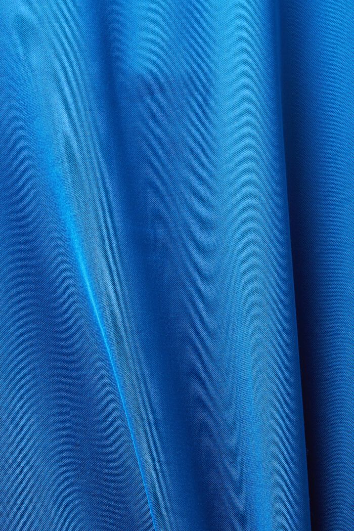 Satynowa bluzka z marszczoną baskinką, BRIGHT BLUE, detail image number 5