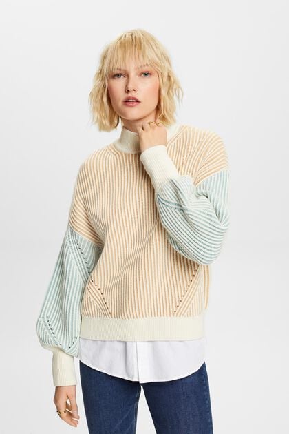 Sweter z prążkowanej dzianiny z półgolfem