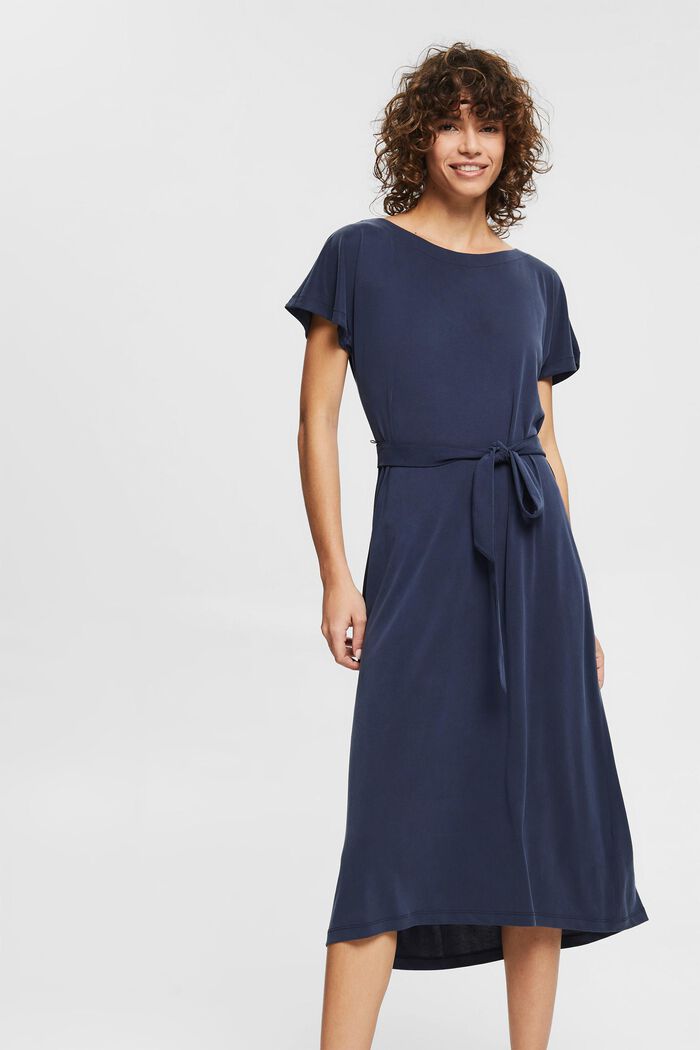 Z włóknem TENCEL™: sukienka midi z wiązanym paskiem