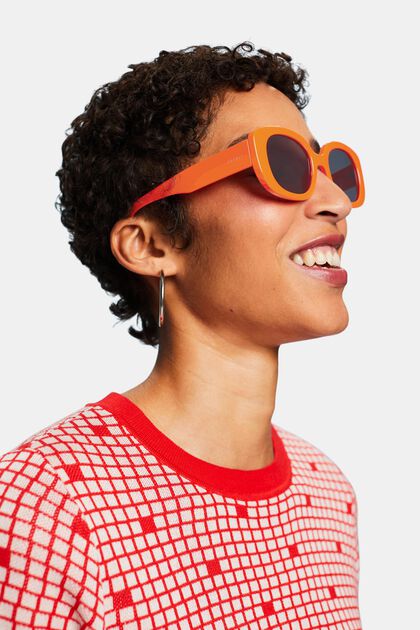 Okulary przeciwsłoneczne z kwadratowymi oprawkami