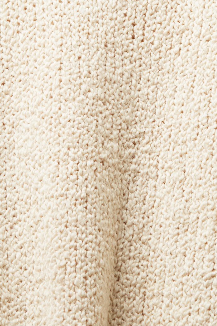 Sweter bouclé z dekoltem w serek, CREAM BEIGE, detail image number 4