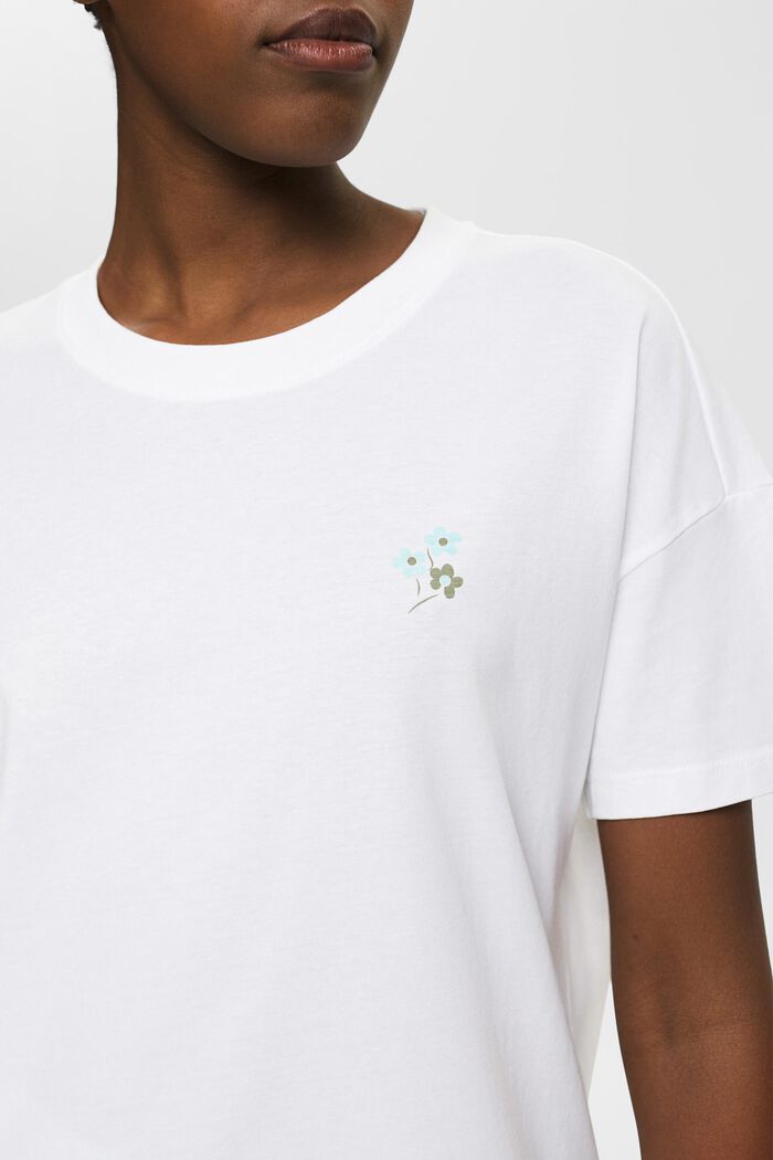 T-shirt z kwiatowym nadrukiem na piersi, WHITE, detail image number 2