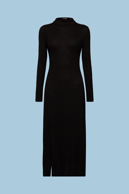 Dzianinowa sukienka maxi z półgolfem
