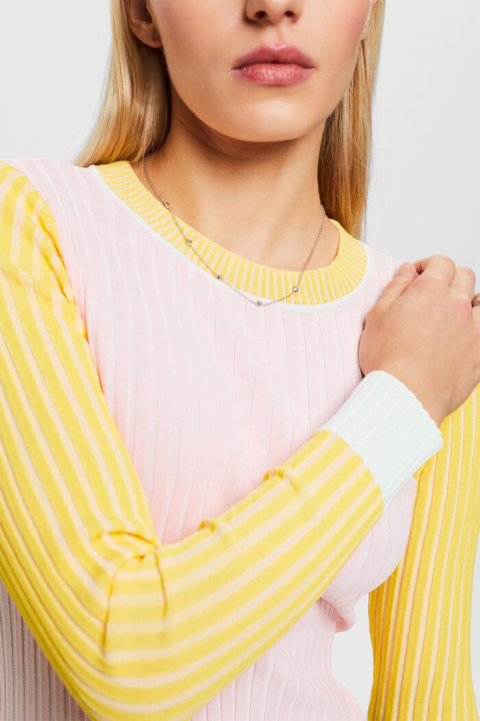 Sweter w prążki w bloki kolorów, PASTEL PINK, detail image number 2