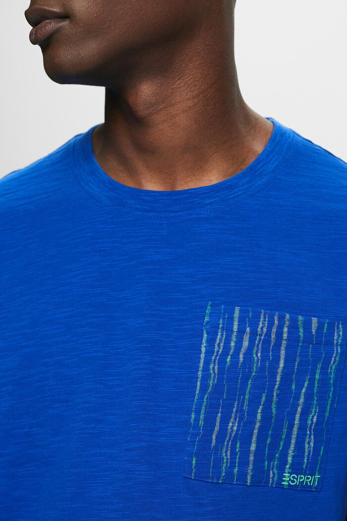 Bawełniany T-shirt z kieszonką z logo, BRIGHT BLUE, detail image number 3