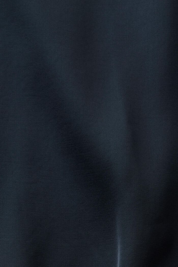 Satynowa bluzka z kołnierzem rewersowym, LENZING™ ECOVERO™, PETROL BLUE, detail image number 4