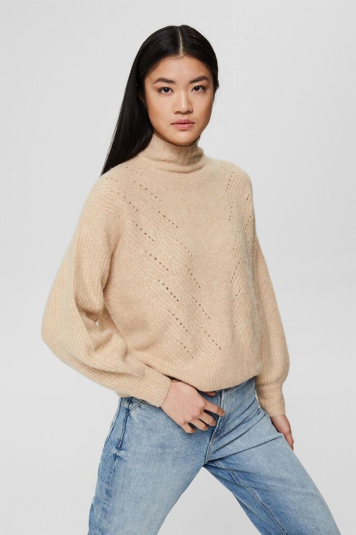 Z wełną: sweter ze stójką