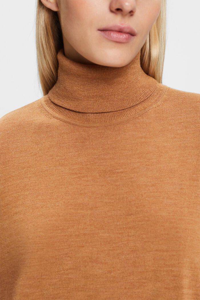 Oversizowy wełniany sweter z półgolfem, CARAMEL, detail image number 1