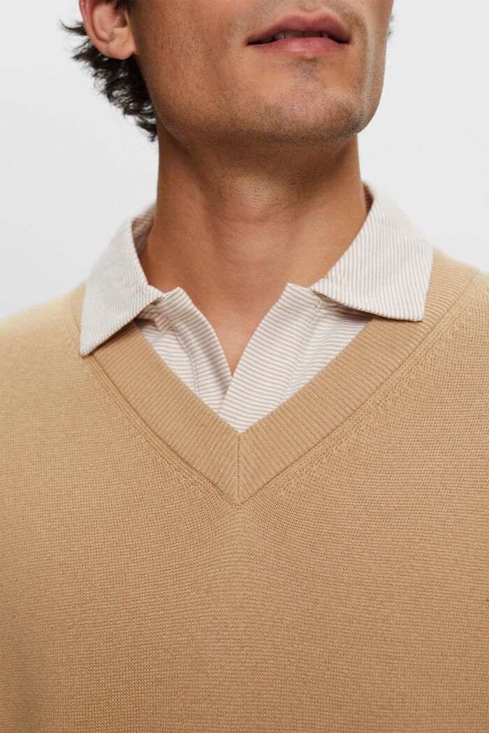 Sweter basic z dekoltem w serek, mieszanka wełniana, SAND, detail image number 2