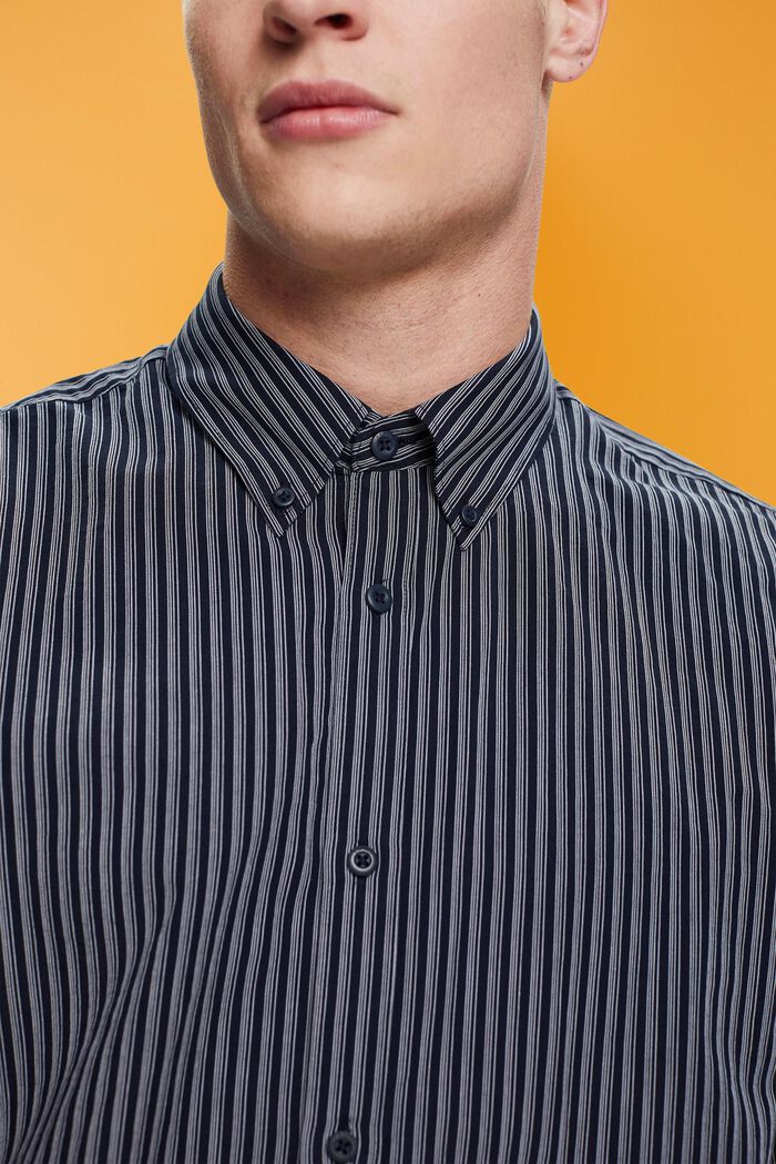 Koszula w paski ze zrównoważonej bawełny, NAVY, detail image number 2