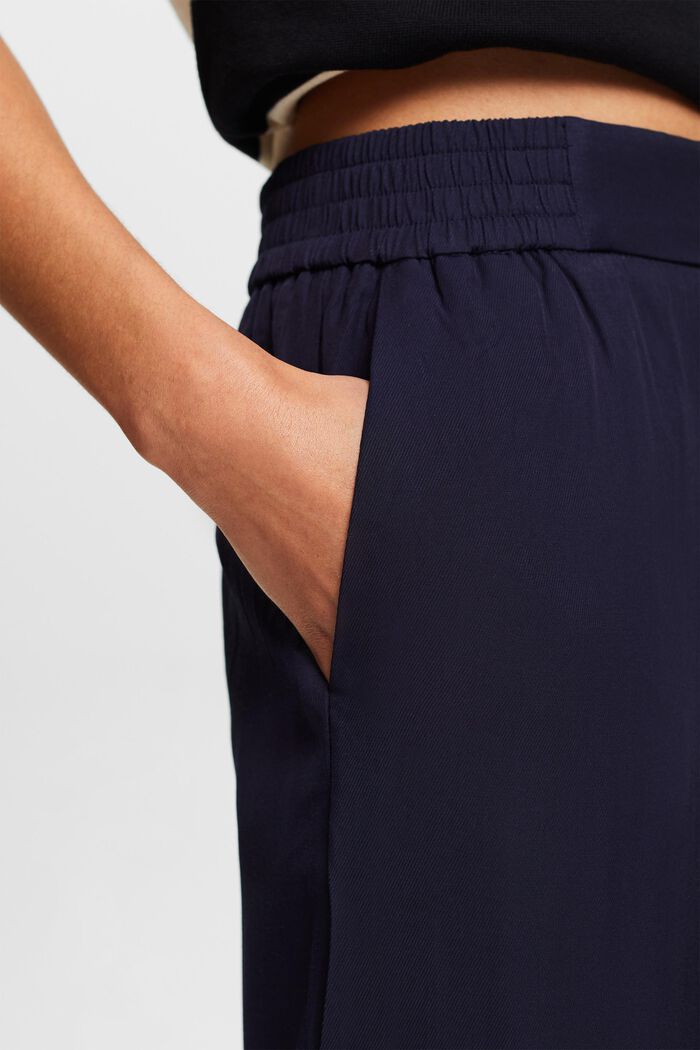 Szerokie spodnie bez zapięcia z diagonalu, NAVY, detail image number 2