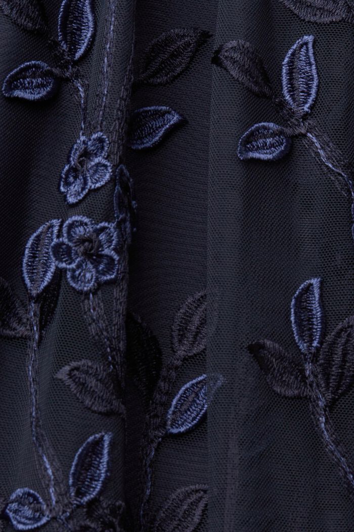Koronkowa sukienka mini z haftowaną, kwiecistą siateczką i efektem 3D, NAVY, detail image number 5